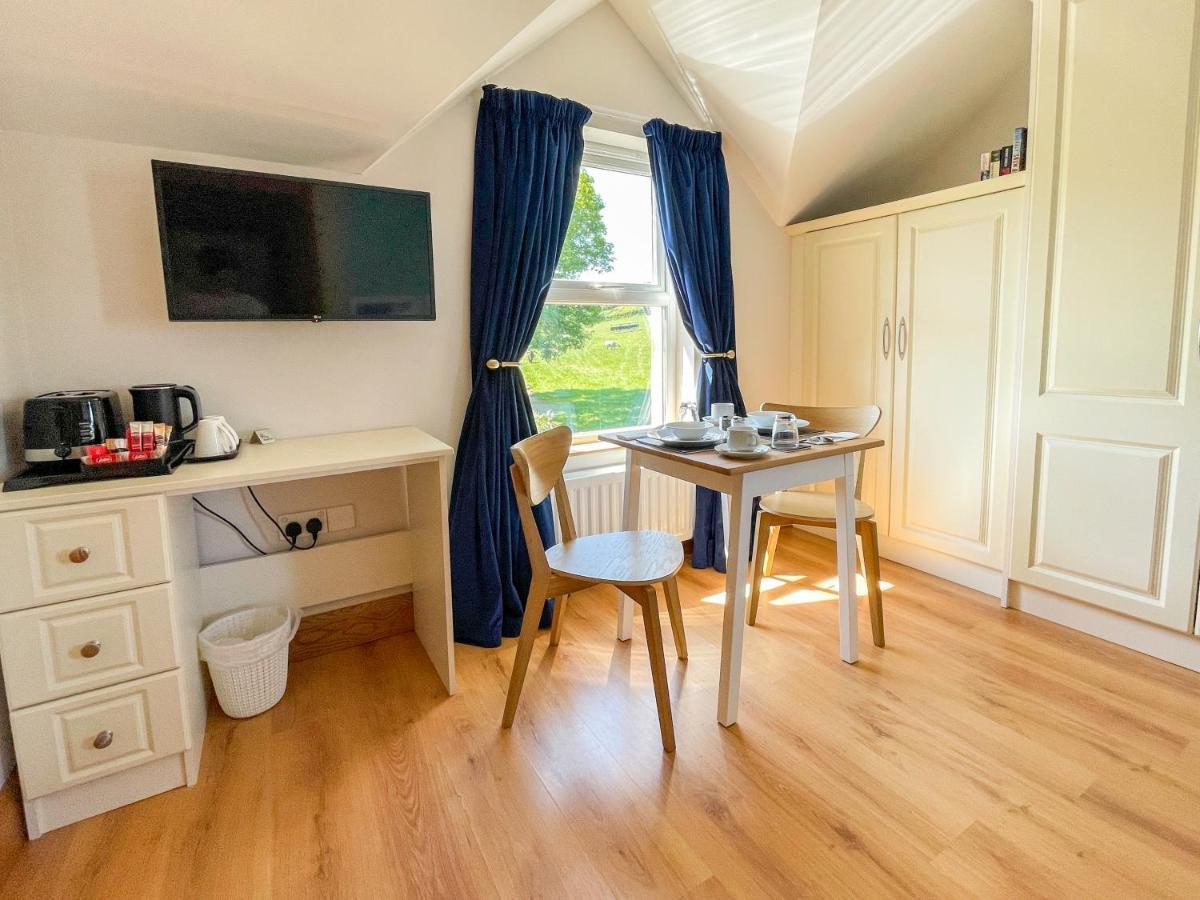 Mount Edwards Hill Guest Accommodation Cushendall Exteriör bild